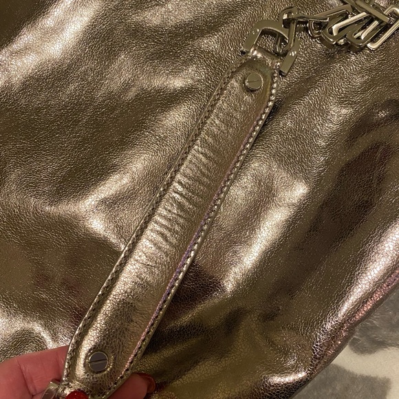 Tory Burch NO FLAWS metallic crossbody/tote/satchel bag. Detachable strap. - Picture 11 of 11